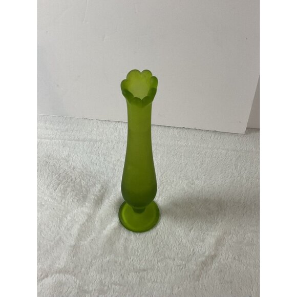 Vintage Westmoreland Green Satin Bud Swung Vase - 10" Mid Century Modern MCM - Picture 3 of 9